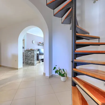 L&v By Interhome Apartment *