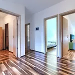 L&v By Interhome Apartman Galižana