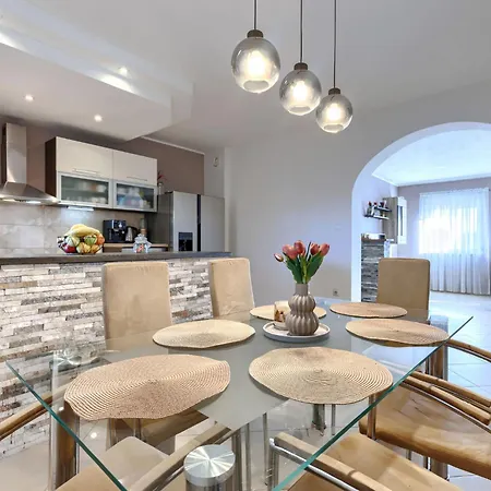 L&v By Interhome *