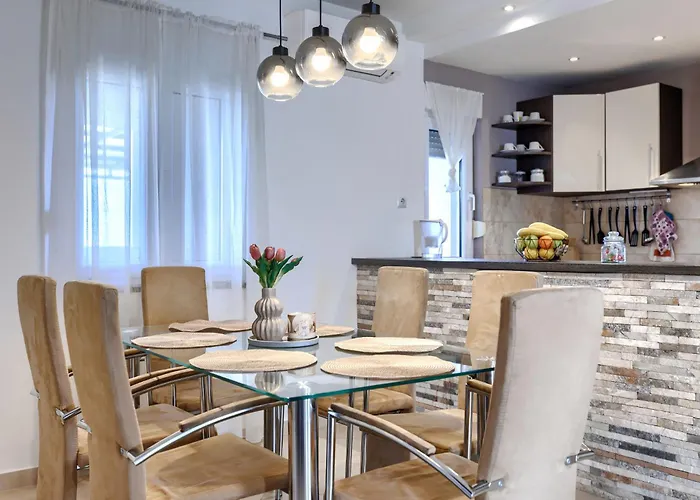 L&v By Interhome